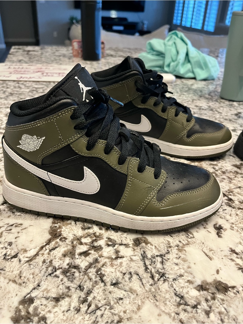 Air Jordan 1 Mid youth 5.5